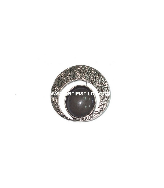 OVAL BROOCH