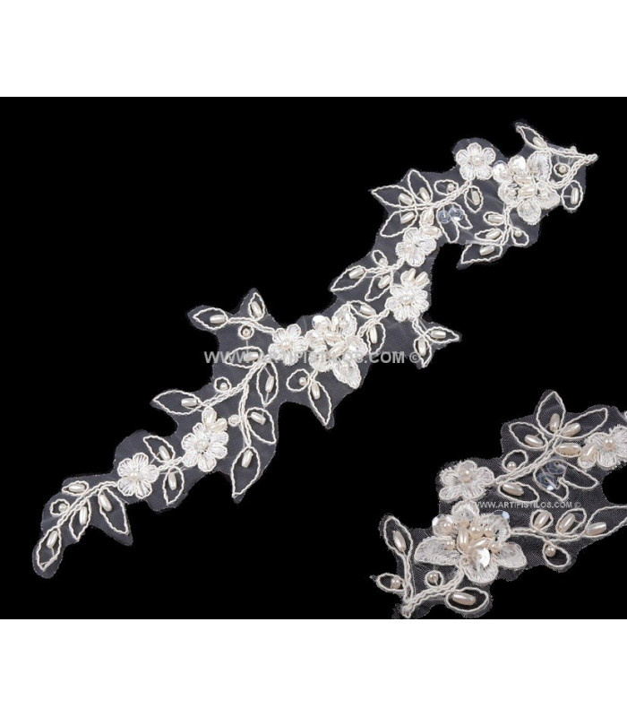 APLICAÇÃO BORDADOS E LENTEJOULAS