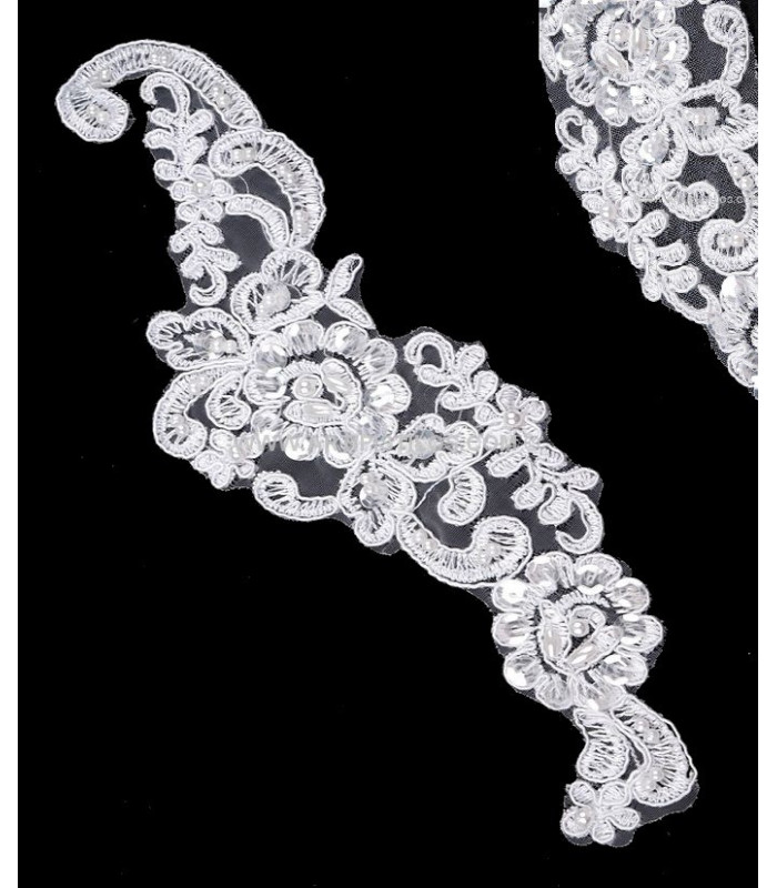 APLICAÇÃO BORDADOS E LENTEJOULAS