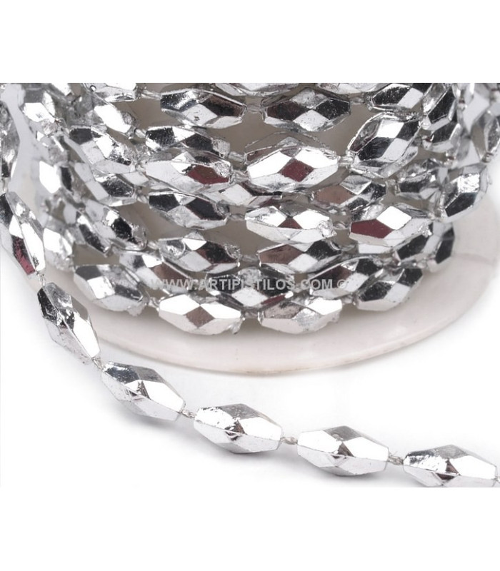 PLASTIC BEADS CHAIN