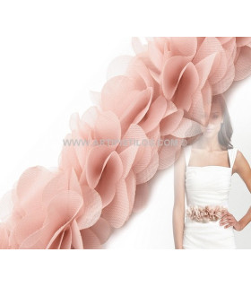 Flores de tecido costurado em feltro.