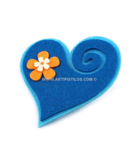 FELT BROOCH 7,5 X 8 CMS.