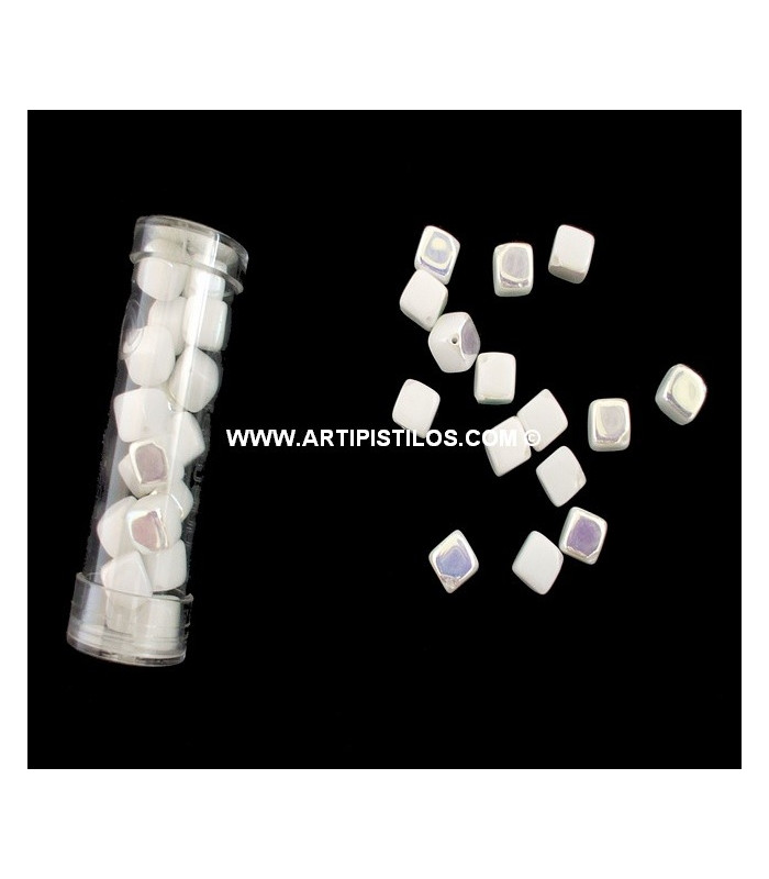 CUBE BEADS 8 MM.