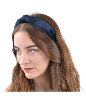 Velvet headband with knot.