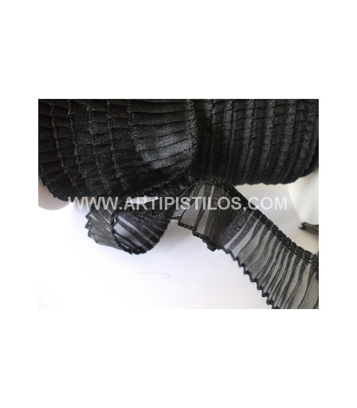 PLEATED ORGANDY 3 CMS.