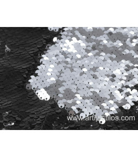 Reversible sequin fabric