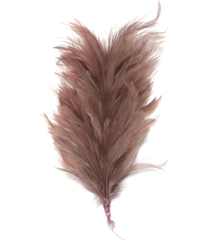 MONTAJE DE PLUMAS DE CUELLO DE GALLO