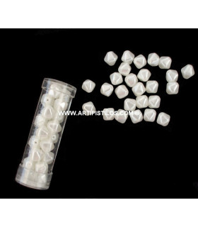 PEARL GLASS BEADS 7 MM.