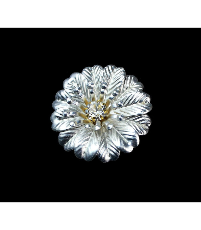 APLICAÇÃO DA FLOR DE METAL "MILTON"