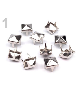 TACHAS PIRAMIDALES 7 X 7 MM.