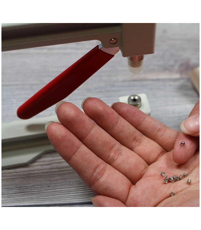 Pearl riveting machine