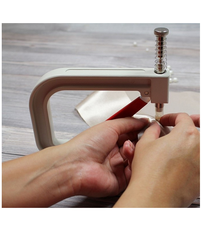 Pearl riveting machine