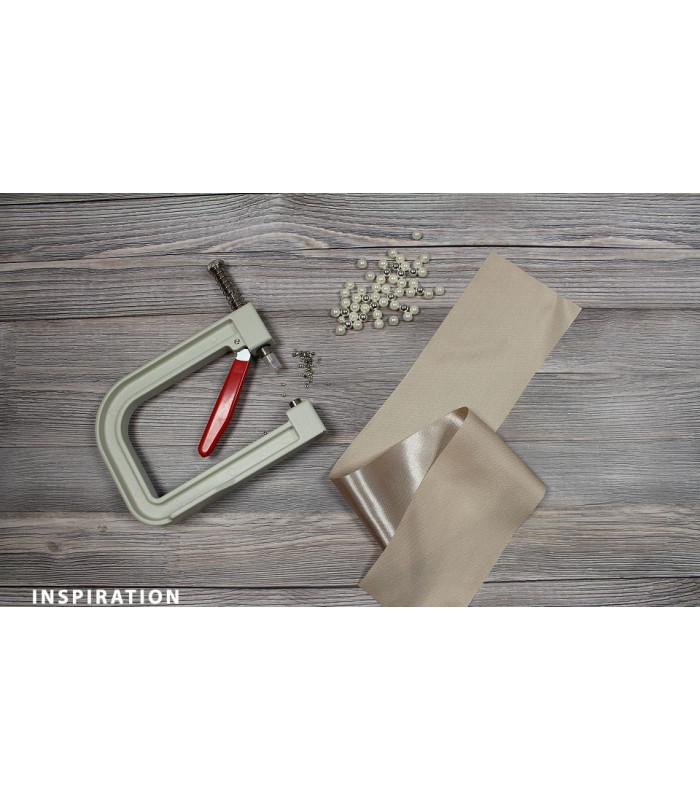 Pearl riveting machine