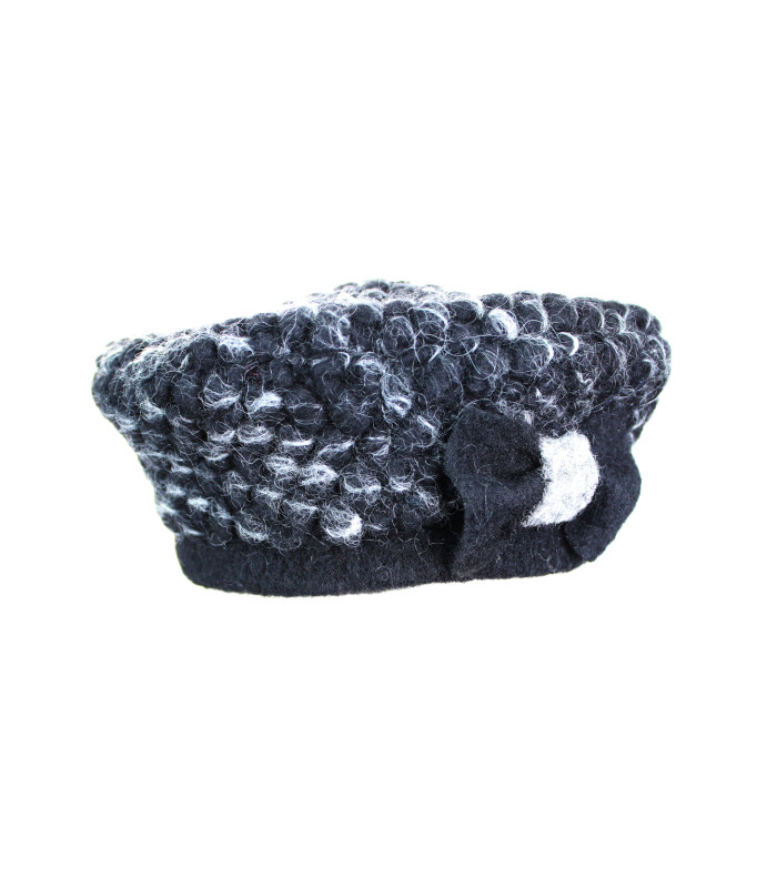 Lady beret with bow