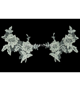 APPLICATION FLORAL EMBROIDERED