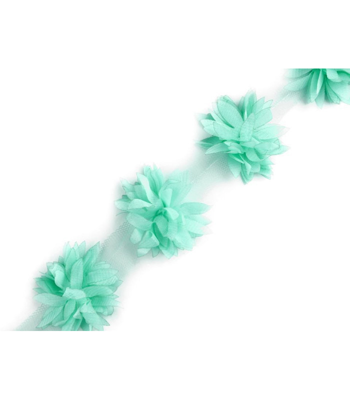 Faixa de flores em tule