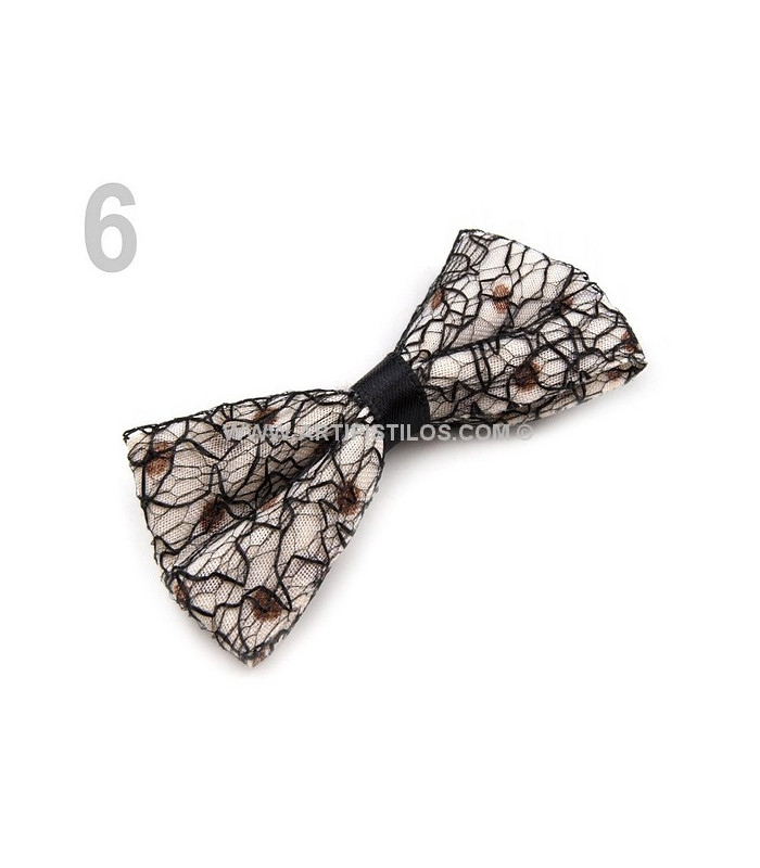 DECORATIVE BOW WITH SPOTS