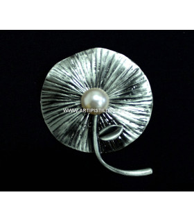 BROCHE HOJA CON PERLA