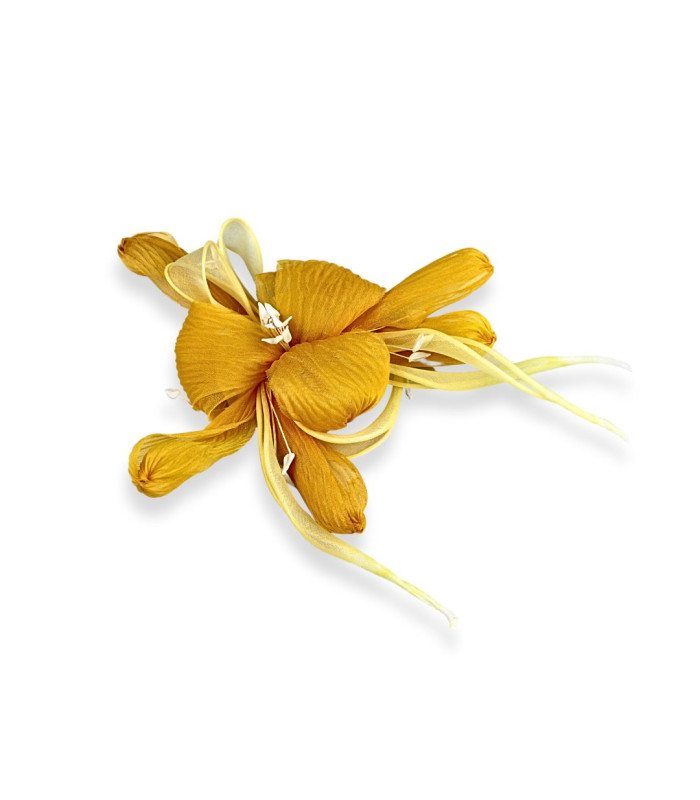 ORGANZA FLOWER WITH STAMENS