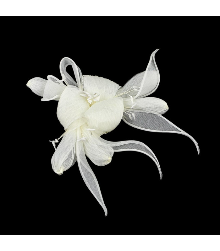 ORGANZA FLOWER WITH STAMENS