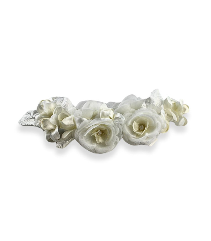 RAMILLETE ACABADO DE FLORES DE TELA BLANCAS