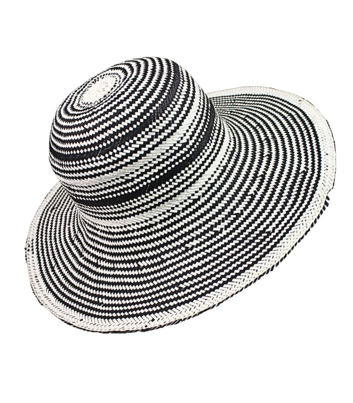 CAPELINE AUS PAPIERFASER MIT GEFLOCHTENEM FINISH
