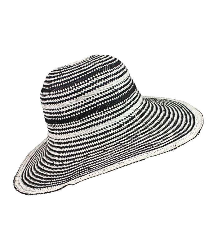 CAPELINE AUS PAPIERFASER MIT GEFLOCHTENEM FINISH