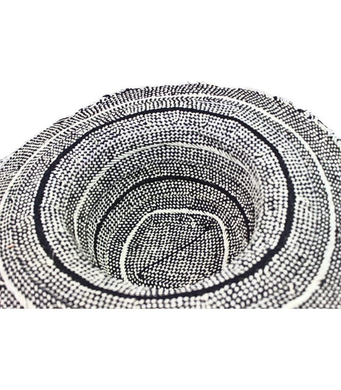 CAPELINA BICOLOR DE FIBRA DE PAPEL COM ACABAMENTO EM FRANJAS