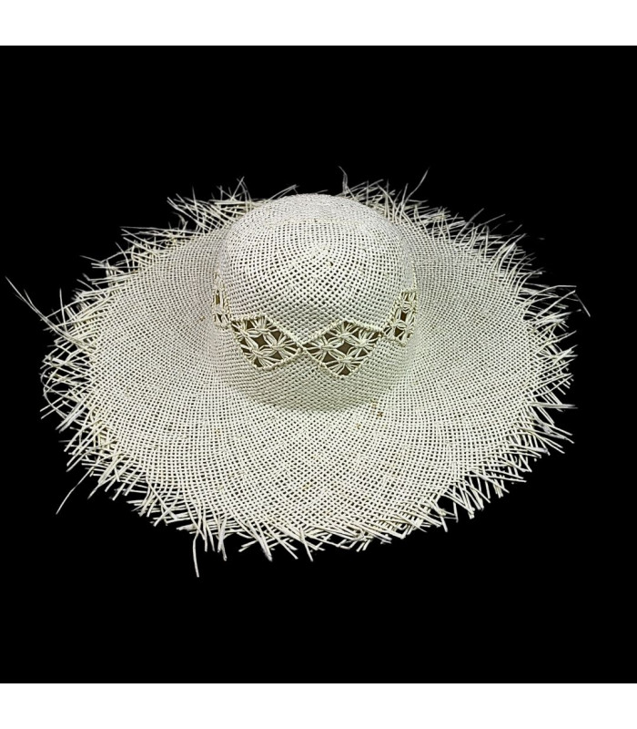 CAPELINA DE FIBRA DE PAPEL CON ACABADO DE FLECOS