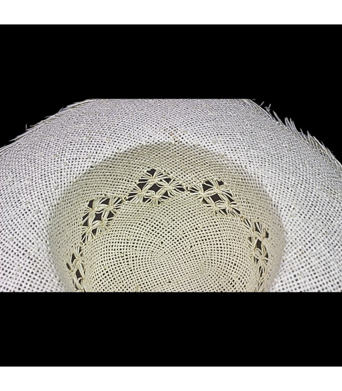 CAPELINA DE FIBRA DE PAPEL CON ACABADO DE FLECOS