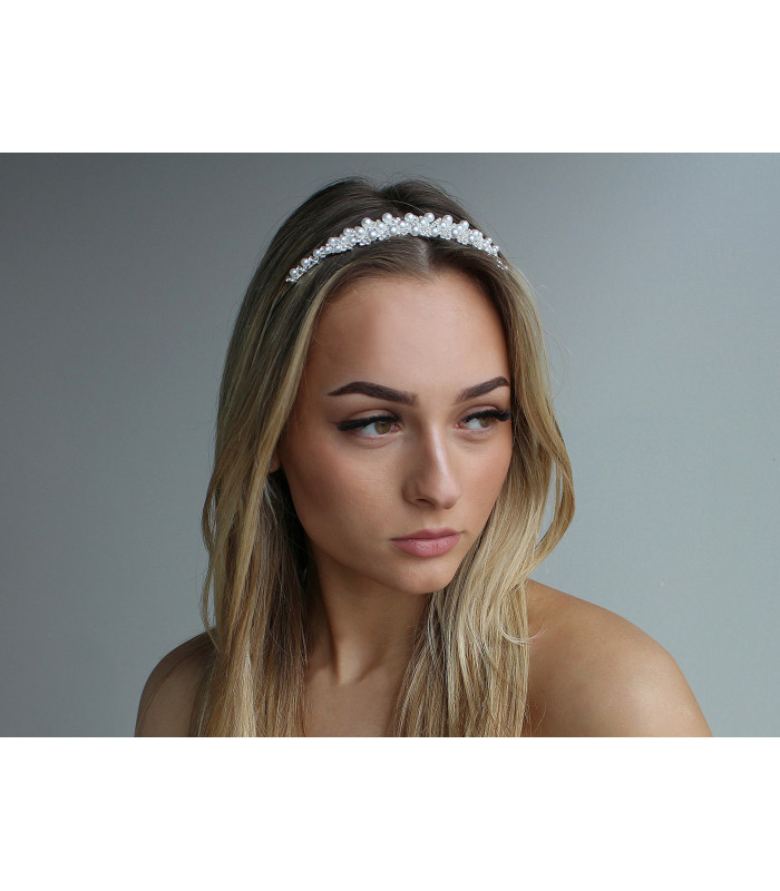 TIARA COM PÉROLAS E PEDRARIA