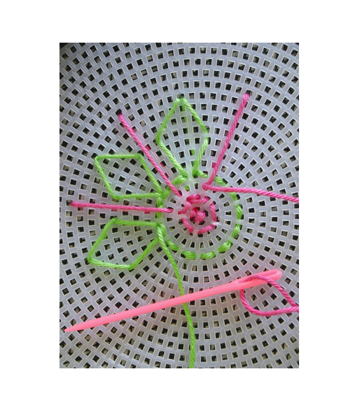 LONA DE PLÁSTICO PARA TAPIZ – 42 X 60 CM