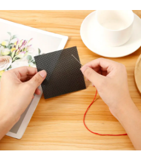 KUNSTSTOFFGEWEBE FÜR KREUZSTICH (10,8 X 10,8 CM)