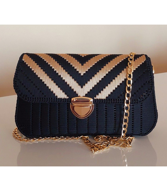 TELA PLÁSTICA PARA CRIAR BOLSAS (25 X 24 X 5,5 CM)