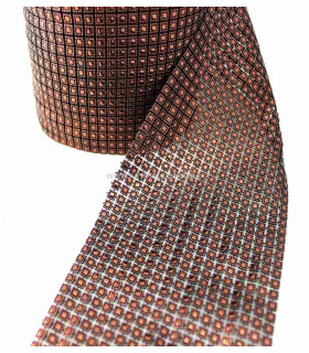 TIRA DE TACHUELAS A CUADROS