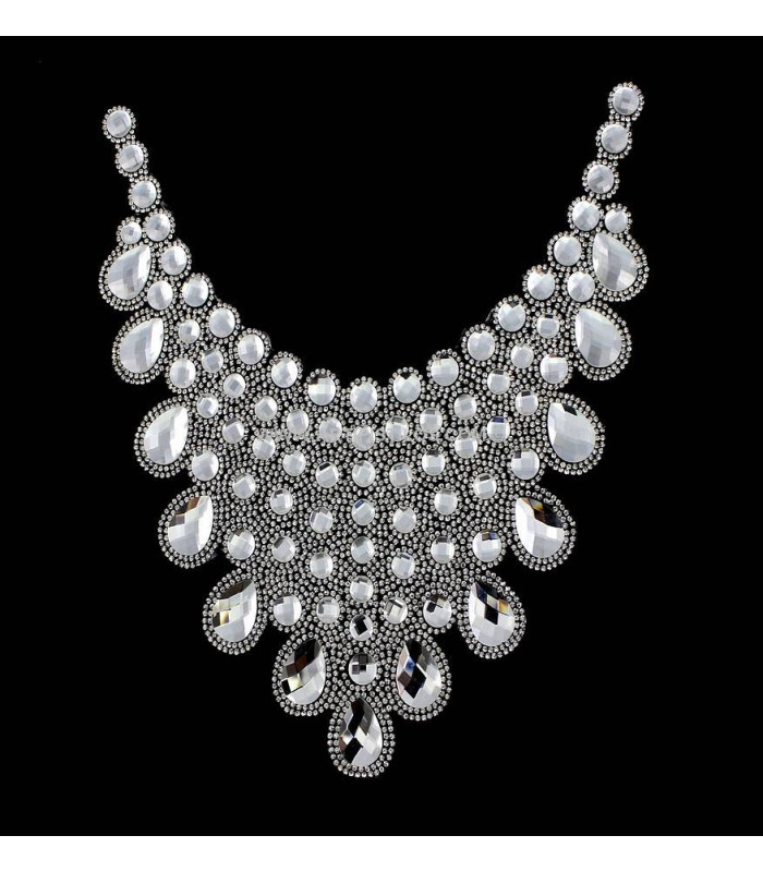 APLICAÇÃO TERMOADHESIVA COM STRASS 9 x 10 cm