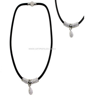 NECKLACE WITH STRASS PENDANT