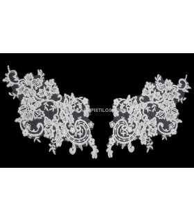 APLICACÃO FLORAL BORDADO