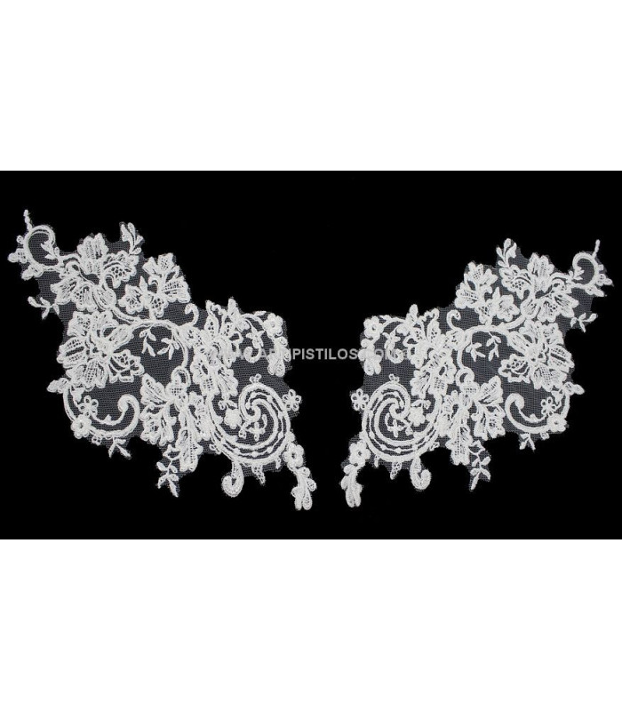 APLICACÃO FLORAL BORDADO